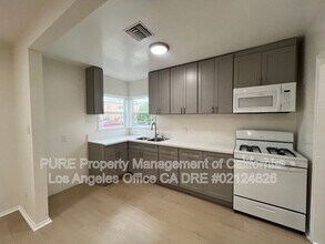 10306 Buford Ave in Lennox, CA - Foto de edificio - Building Photo