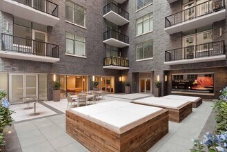 300 E 23rd St in New York, NY - Building Photo - Building Photo