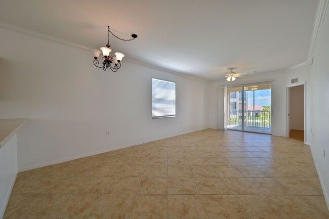 8470 Kingbird Loop in Ft. Myers, FL - Building Photo - Building Photo