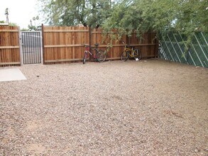 802 E Lester St, Unit 2 Bed / 2 Bath Near UofA in Tucson, AZ - Building Photo - Building Photo