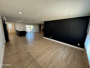 2115 S Stanley Pl in Tempe, AZ - Foto de edificio - Building Photo