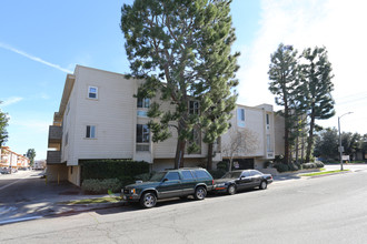 Jordan Terrace Condominium in Chatsworth, CA - Building Photo - Building Photo