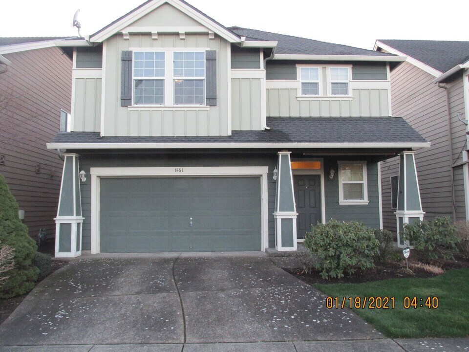 1651 SW Miranda Pl in Troutdale, OR - Building Photo