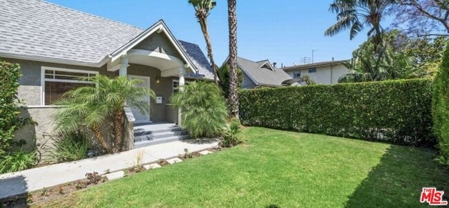 1149 N Poinsettia Pl in West Hollywood, CA - Building Photo - Building Photo