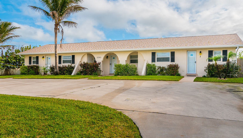 5195 S Highway A1A in Melbourne Beach, FL - Building Photo