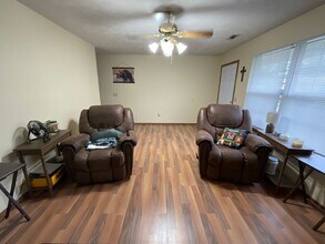 1005 W Edgewood St in Springfield, MO - Building Photo - Building Photo