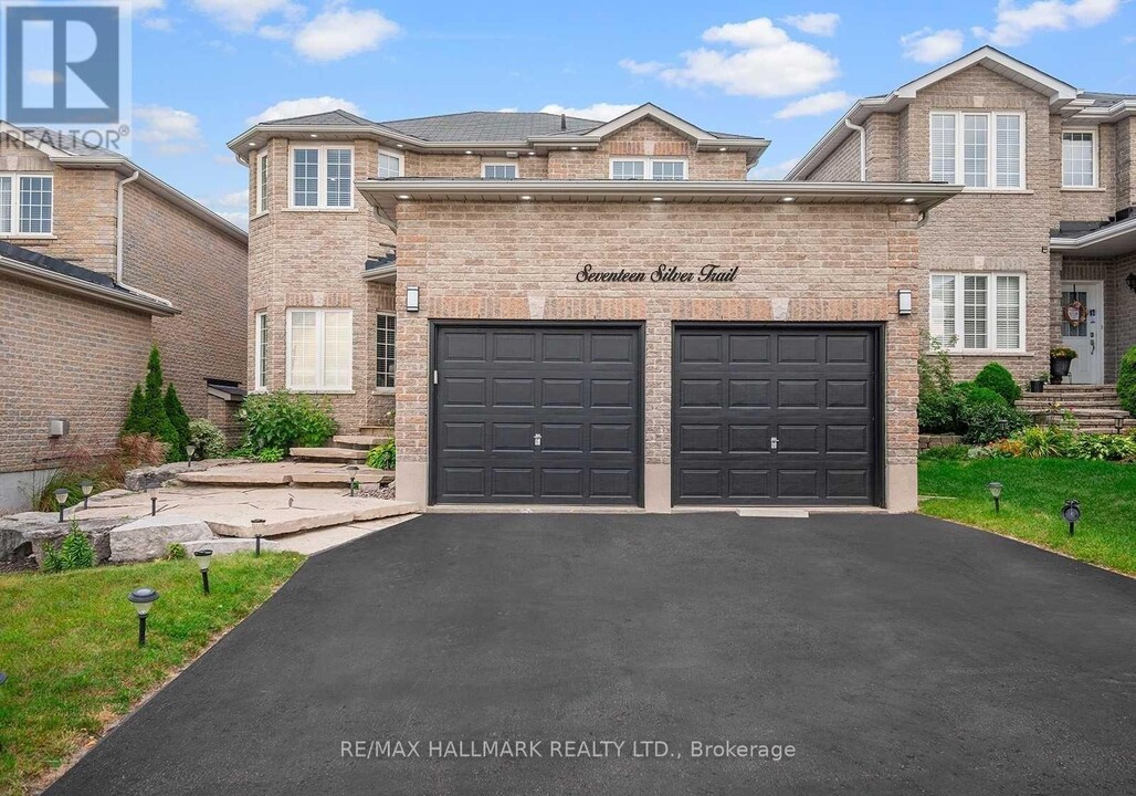 17 Silver Trail in Barrie, ON - Building Photo