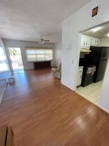 230 SW 11th Ave in Hallandale Beach, FL - Building Photo