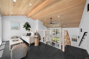 555 Esplanade in Redondo Beach, CA - Building Photo