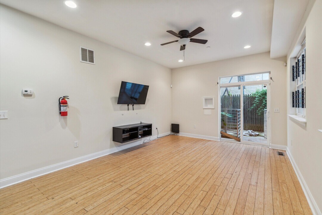 2129 N 17th St in Philadelphia, PA - Building Photo