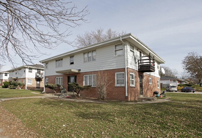 1515 S West Ave in Waukesha, WI - Building Photo - Building Photo