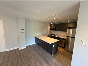 7345 N Ridge Blvd, Unit 7333-508 in Chicago, IL - Building Photo - Building Photo