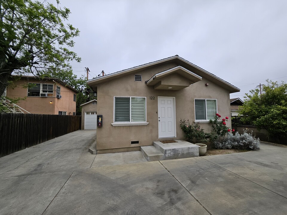 122 S Craig Ave in Pasadena, CA - Foto de edificio