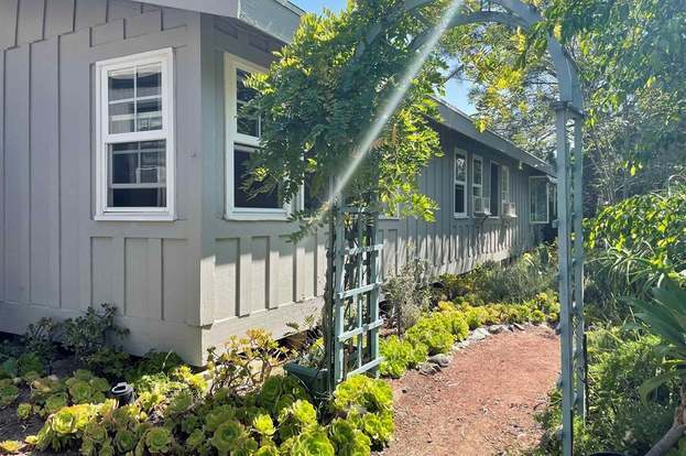 11652 Tierra del Sur in San Diego, CA - Building Photo