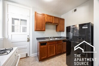 2007 W Jarvis Ave in Chicago, IL - Foto de edificio - Building Photo