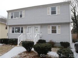 23 Mills St in Norwalk, CT - Building Photo