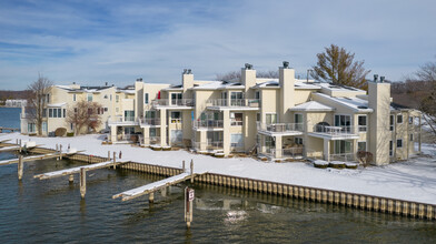 East Shore Harbour in Saugatuck, MI - Building Photo - Building Photo