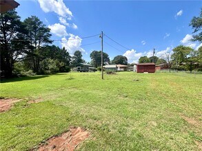 136 Bruce Blvd in Seneca, SC - Building Photo - Building Photo