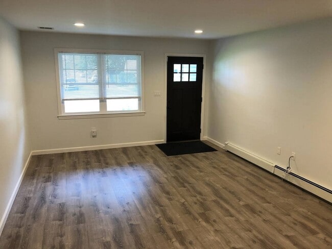 47 Coles St in Glen Cove, NY - Foto de edificio - Building Photo