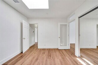 16707 Moorpark St in Los Angeles, CA - Building Photo - Building Photo