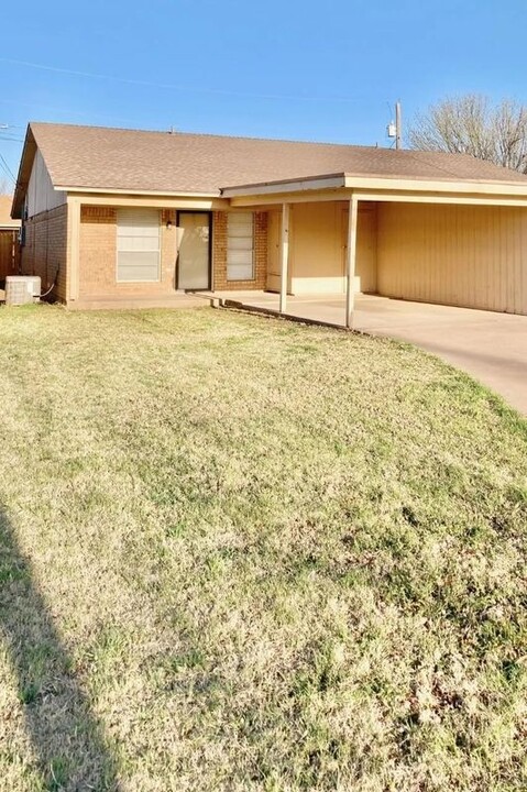 725 Chaparral Cir in Abilene, TX - Building Photo
