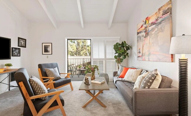 968 Miramonte Dr in Santa Barbara, CA - Building Photo - Building Photo