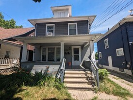 412 W César E. Chávez Ave in Lansing, MI - Building Photo