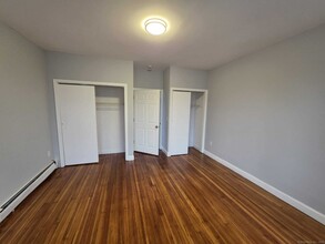 2136 E Main St-Unit -2 FL in Bridgeport, CT - Building Photo - Building Photo
