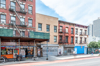 2325 2nd Ave in New York, NY - Building Photo - Building Photo