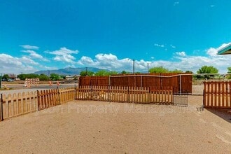 200 St Francis Rd NW in Albuquerque, NM - Building Photo - Building Photo