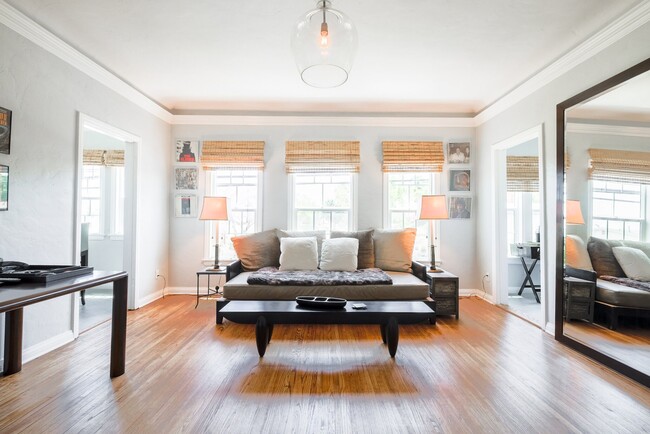 1125 S Orange Dr in Los Angeles, CA - Building Photo - Building Photo