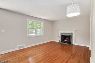 51 Evergreen Rd in Summit, NJ - Building Photo - Building Photo