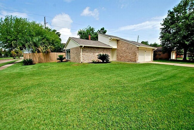 1503 Vickery Dr in Sugar Land, TX - Building Photo - Building Photo