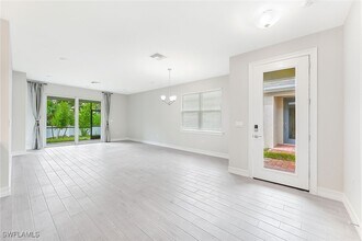 1057 Tranquil Brk Dr in Naples, FL - Building Photo - Building Photo