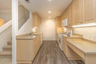 Arbor Lane Apartment Homes in Placentia, CA - Building Photo