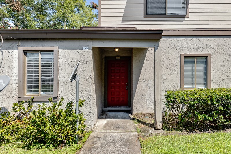 8300 Plaza Gate Ln in Jacksonville, FL - Building Photo