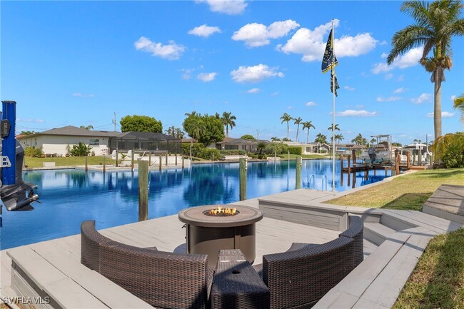1811 SE 37th Terrace in Cape Coral, FL - Foto de edificio - Building Photo