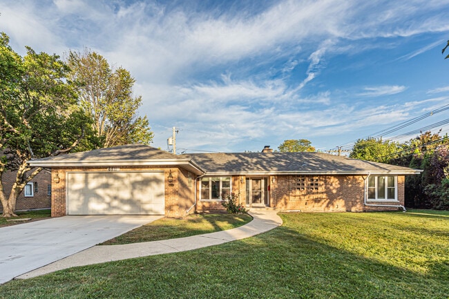 6811 N Kenneth Ave in Lincolnwood, IL - Building Photo - Building Photo