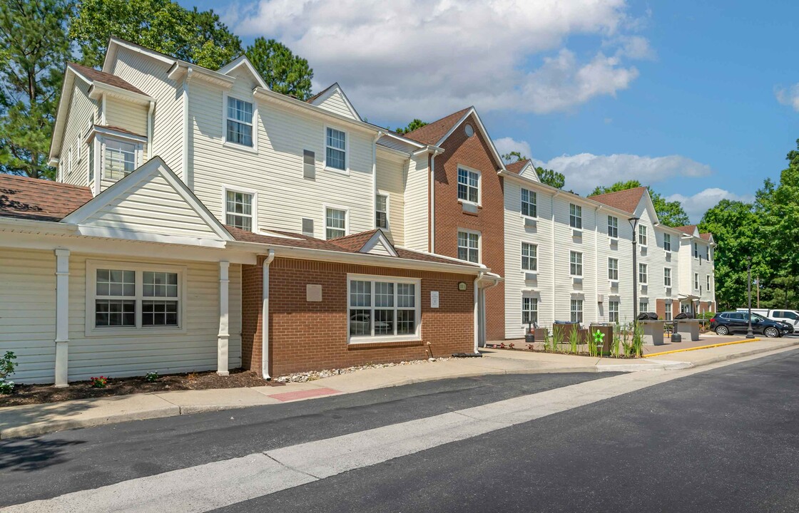 200 Cybernetics Way in Yorktown, VA - Building Photo