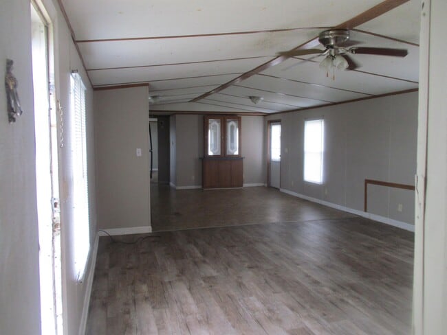 403 Debbie St in Oak Grove, KY - Building Photo - Building Photo