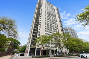 1455 N Sandburg Ter, Unit #1604 in Chicago, IL - Building Photo