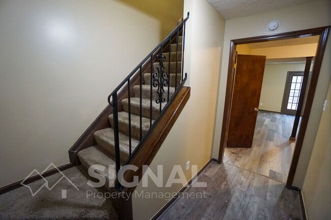 725 Eastern Manor Ln in Birmingham, AL - Building Photo - Building Photo