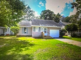 6813 Torrance Ln in Fayetteville, NC - Building Photo