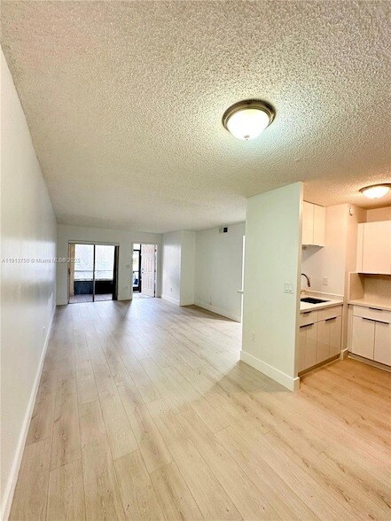 15609 SW 73rd Cir Terrace, Unit 89 in Miami, FL - Building Photo
