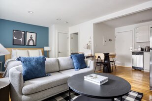 15 Euston Rd, Unit 1 in Boston, MA - Building Photo