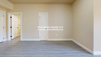 257 Washington Ave, Unit 36 in Revere, MA - Foto de edificio - Building Photo