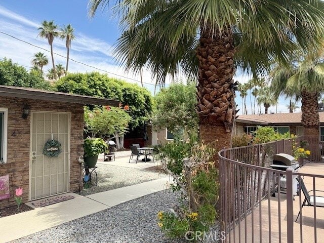 74402 Abronia Trail, Unit 7 in Palm Desert, CA - Foto de edificio - Building Photo