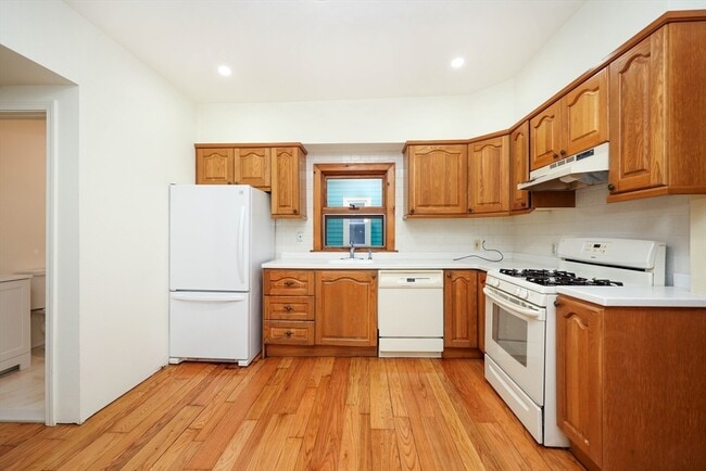 84 Rogers Ave in Somerville, MA - Building Photo - Building Photo