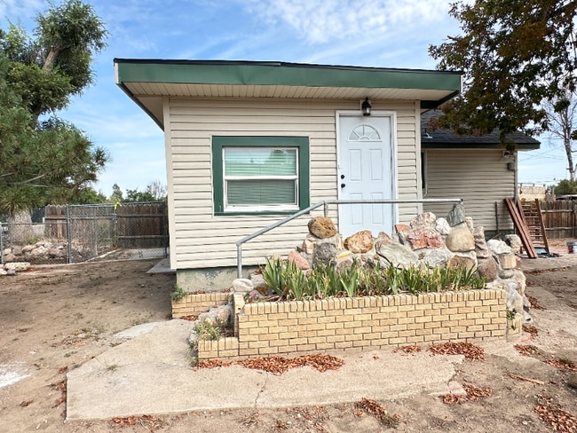 property at 102 N 9th Ave