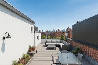 225 Mott St, Unit 3D in New York, NY - Foto de edificio - Building Photo